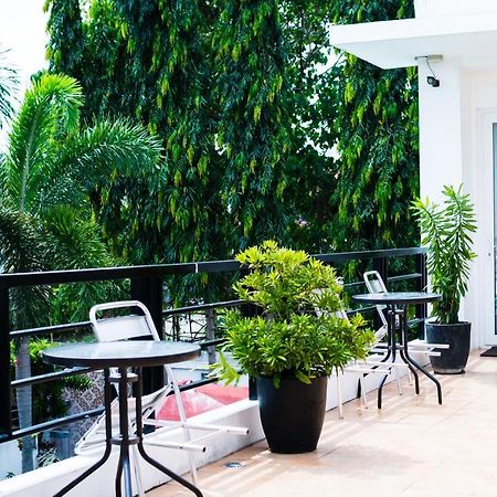 Be-Ing Suites Davao Stadt Exterior foto