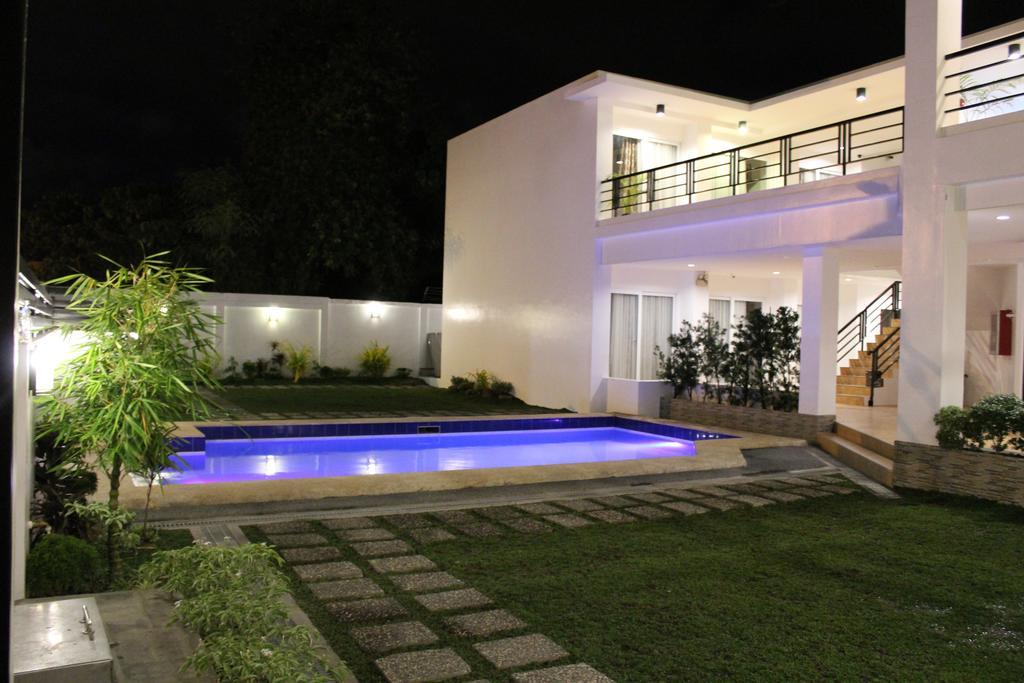 Be-Ing Suites Davao Stadt Exterior foto