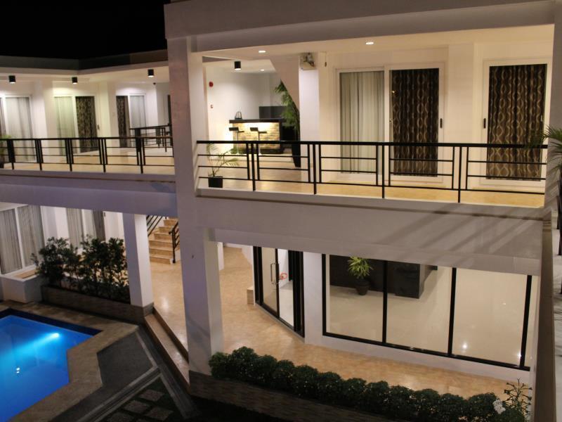 Be-Ing Suites Davao Stadt Exterior foto