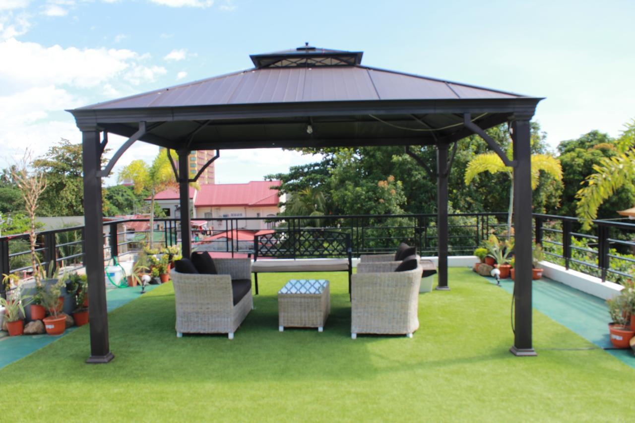Be-Ing Suites Davao Stadt Exterior foto