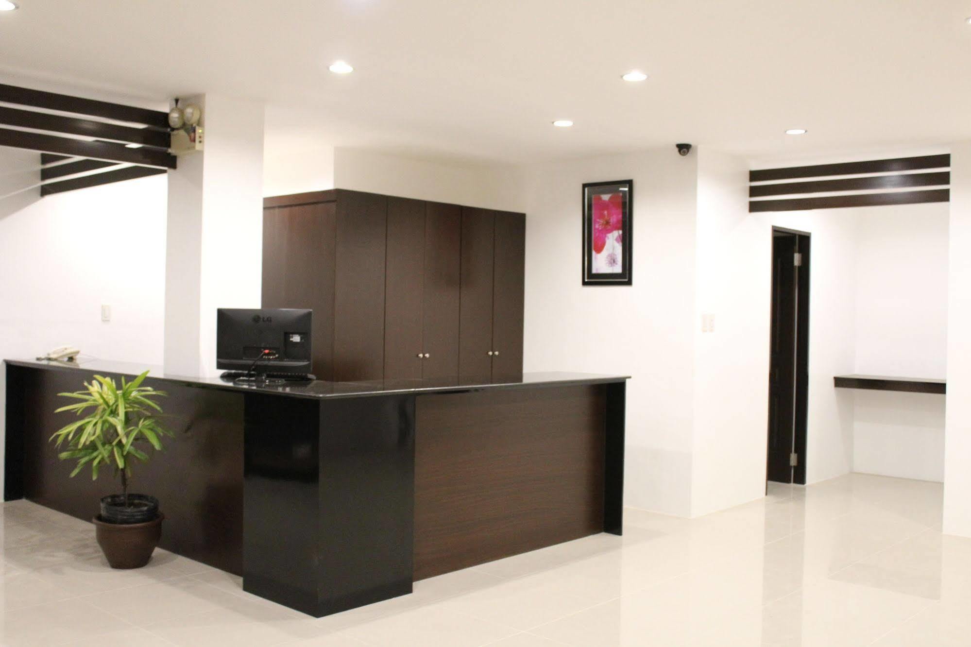 Be-Ing Suites Davao Stadt Exterior foto