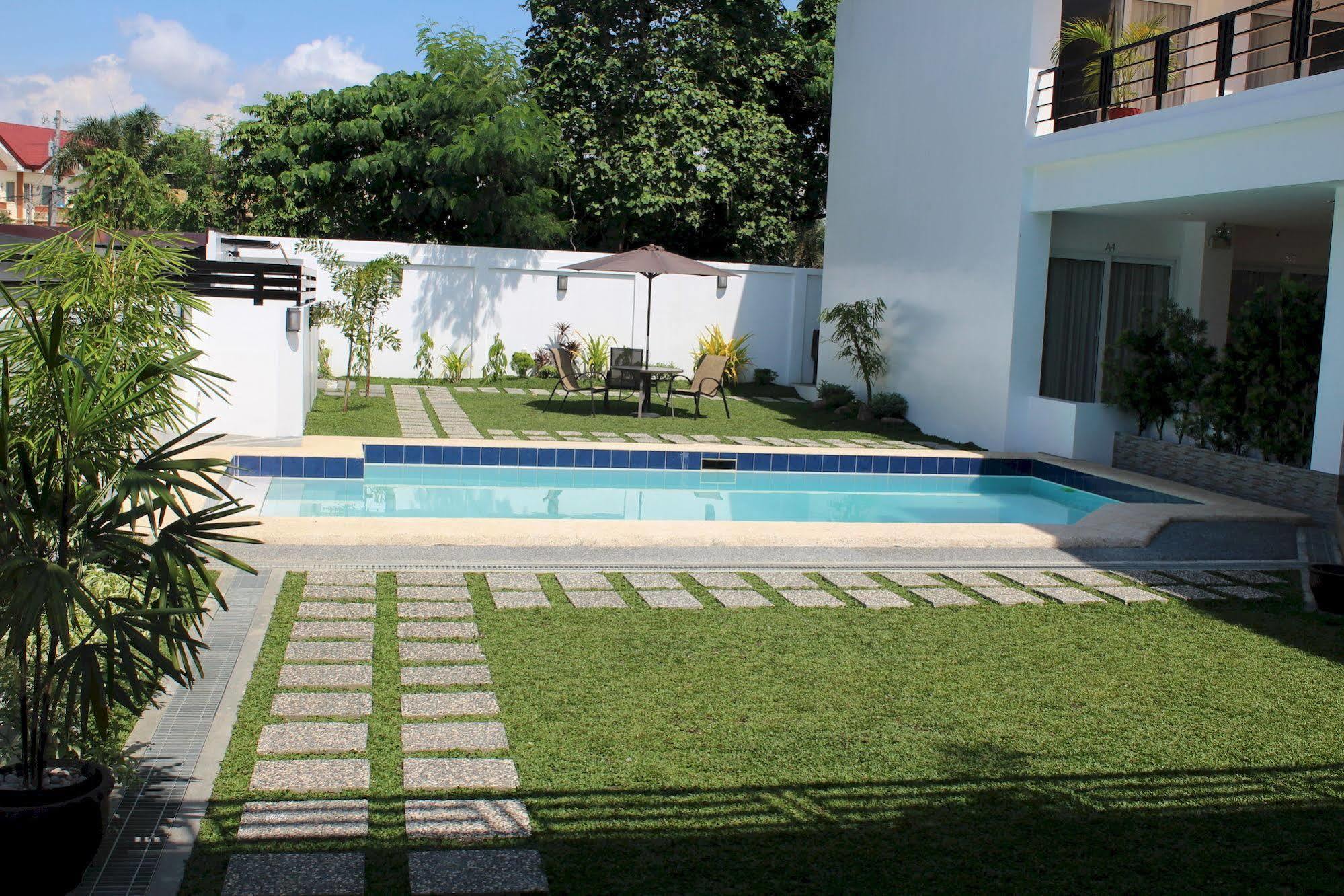 Be-Ing Suites Davao Stadt Exterior foto