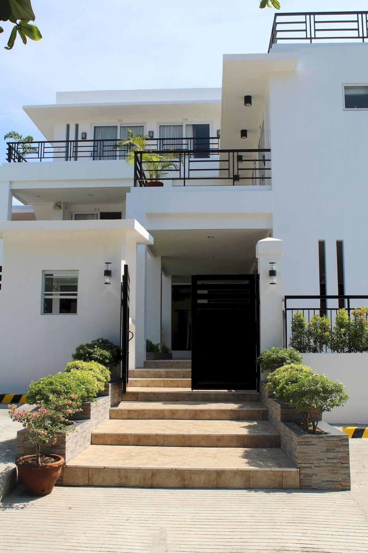 Be-Ing Suites Davao Stadt Exterior foto