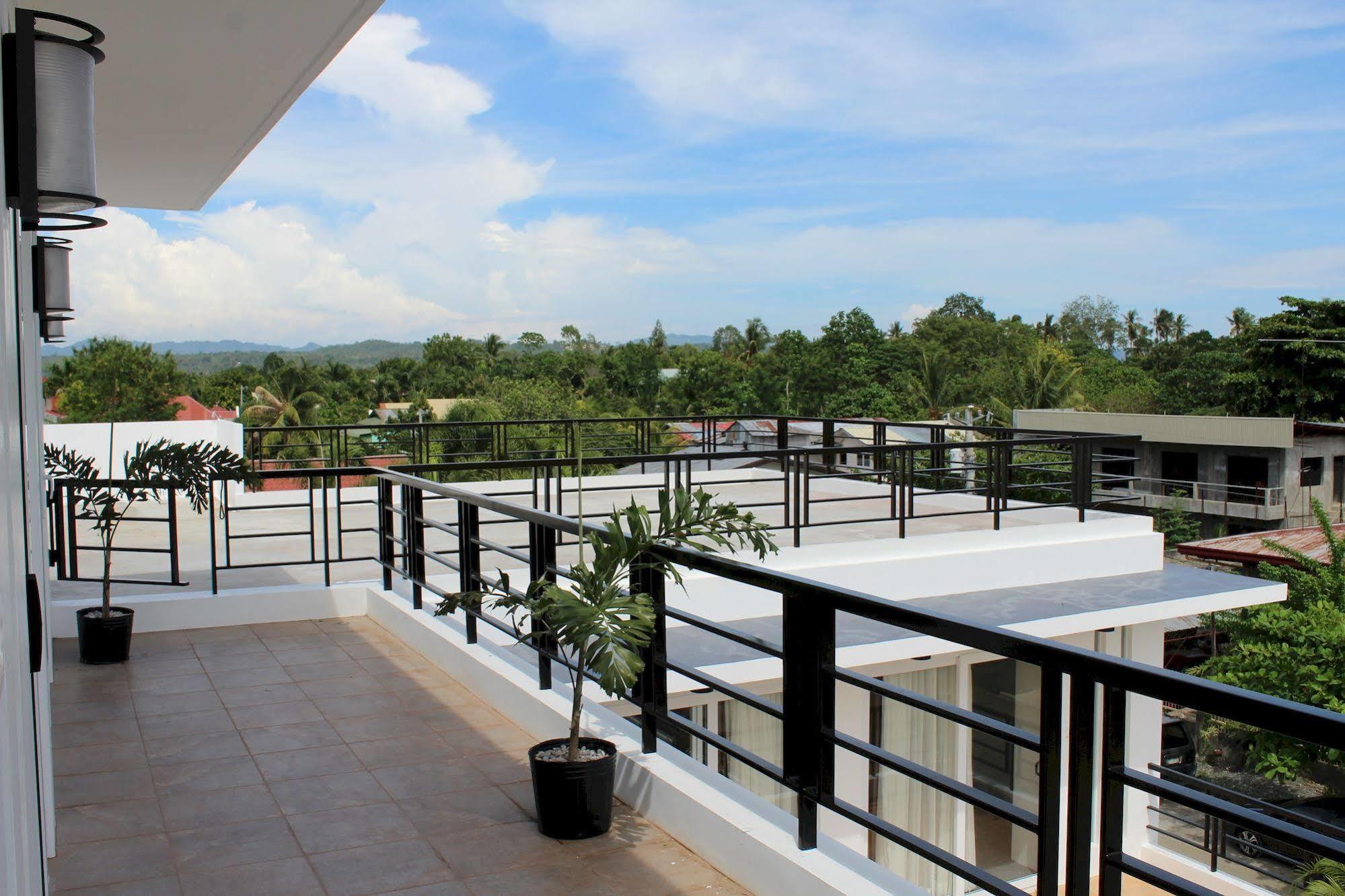 Be-Ing Suites Davao Stadt Exterior foto